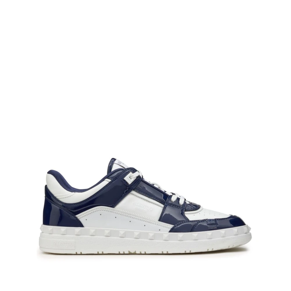 Blaue Sneakers mit Rockstud-Verzierung